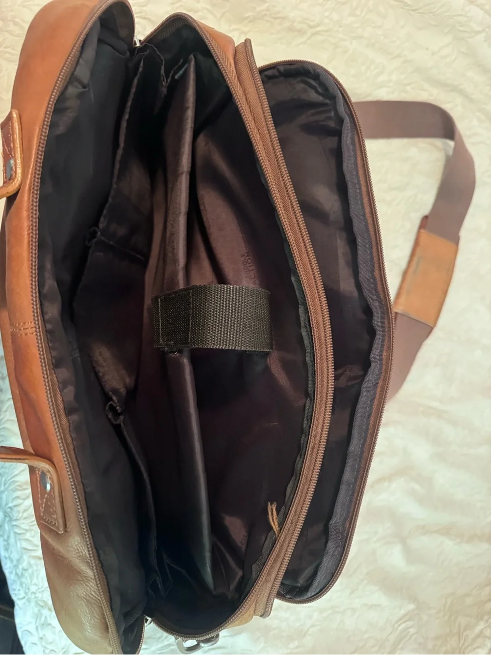 Kenneth Cole Reaction Cognac Leather Messenger Bag